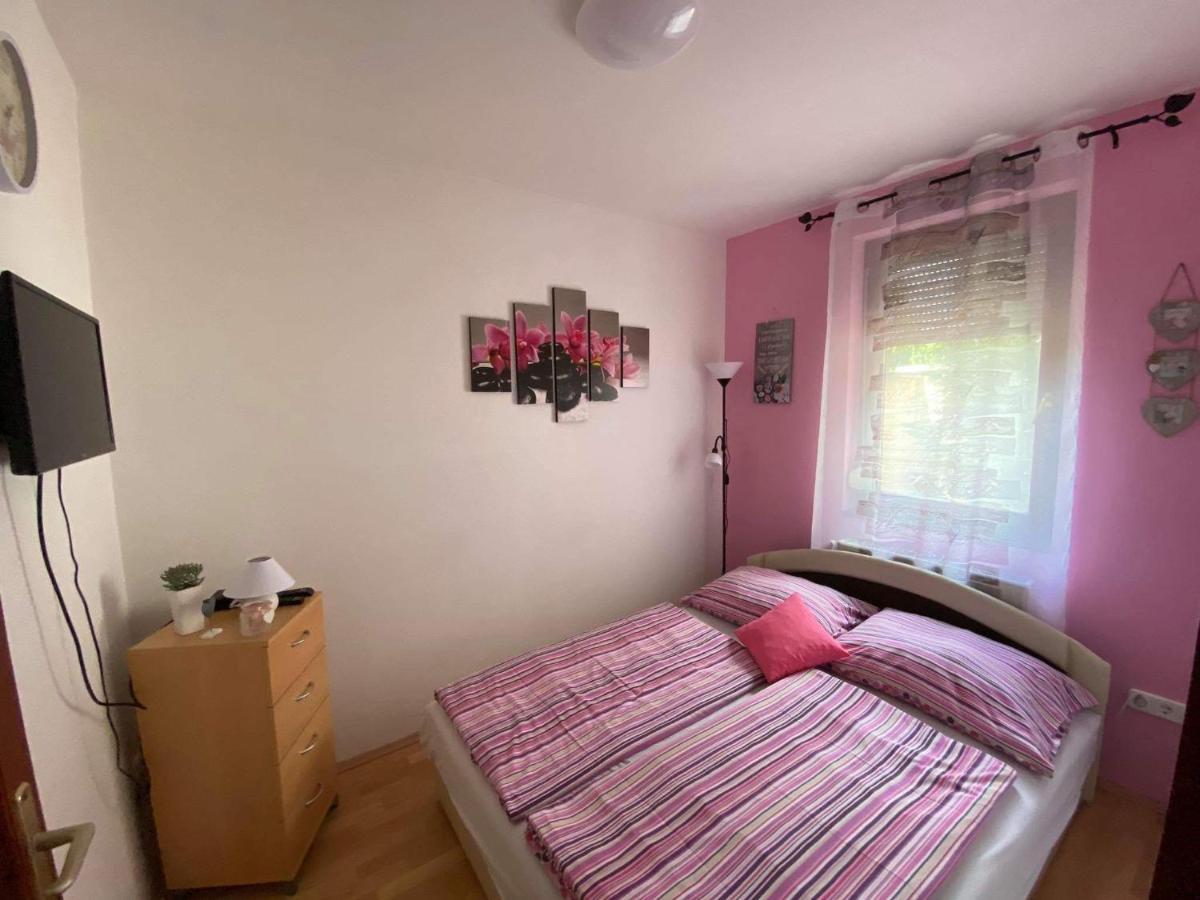 Hellasz Apartman Gyula Extérieur photo