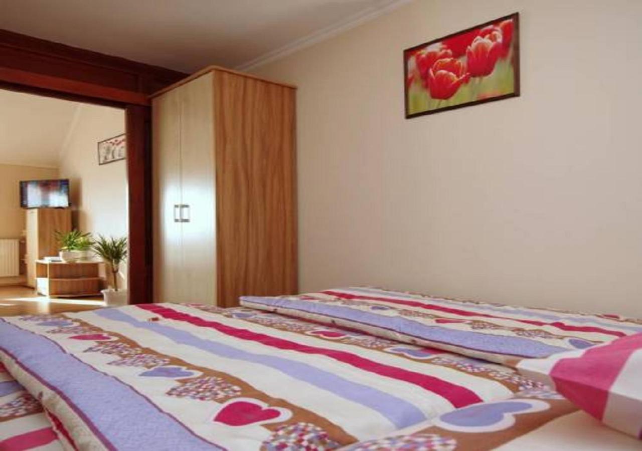 Hellasz Apartman Gyula Extérieur photo