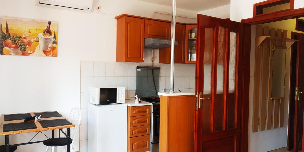 Hellasz Apartman Gyula Extérieur photo