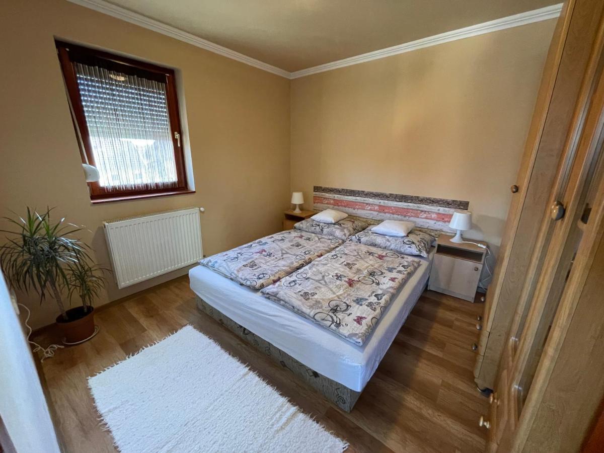 Hellasz Apartman Gyula Extérieur photo