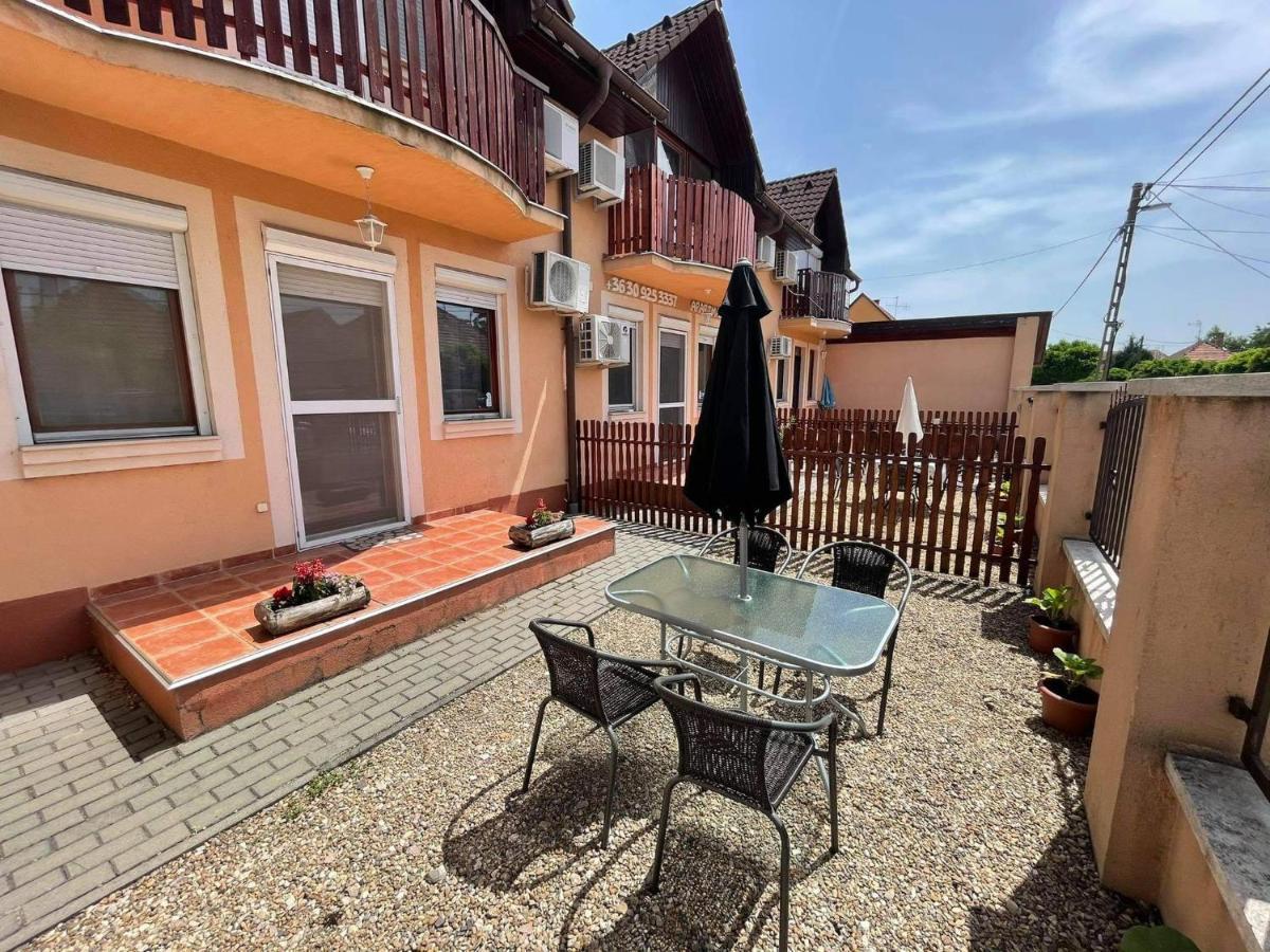 Hellasz Apartman Gyula Extérieur photo