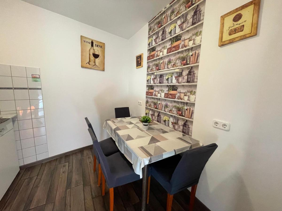 Hellasz Apartman Gyula Extérieur photo