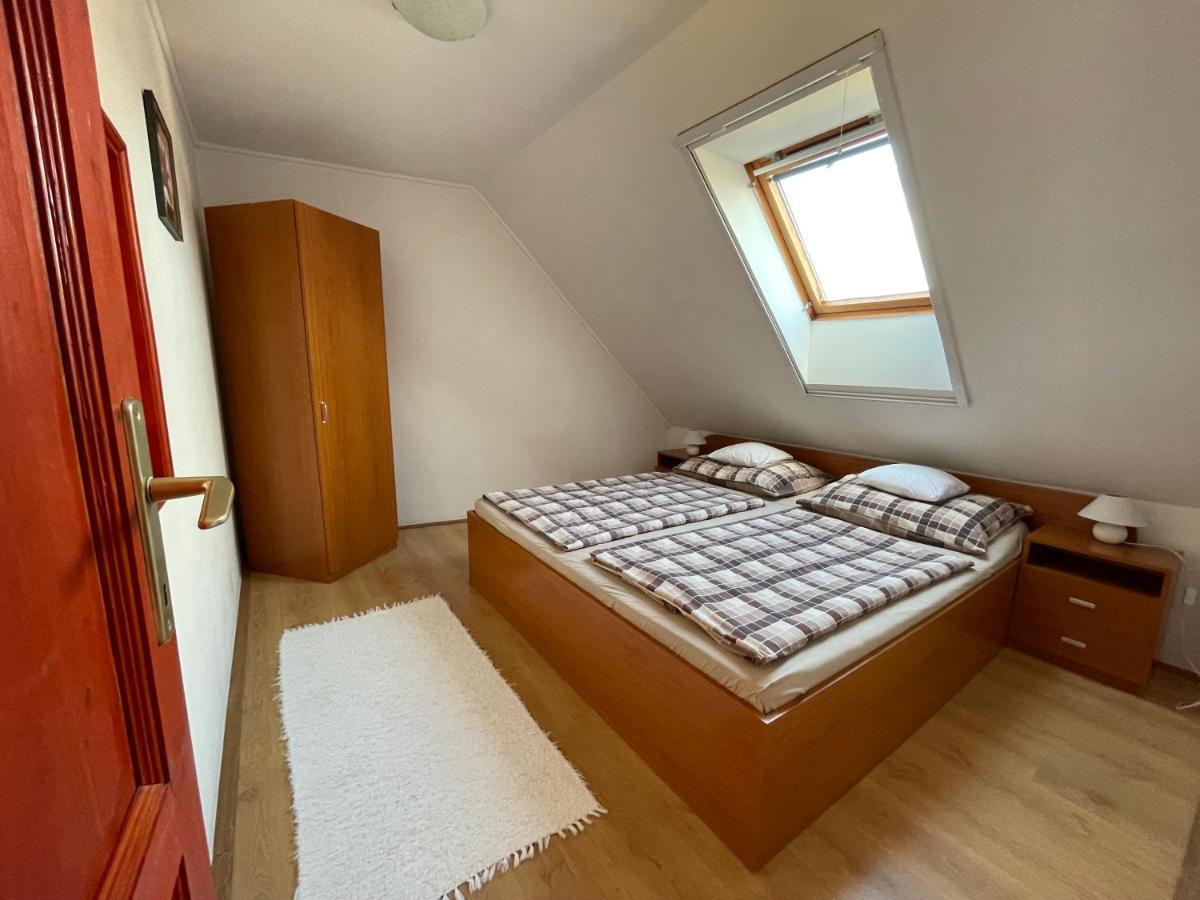Hellasz Apartman Gyula Extérieur photo