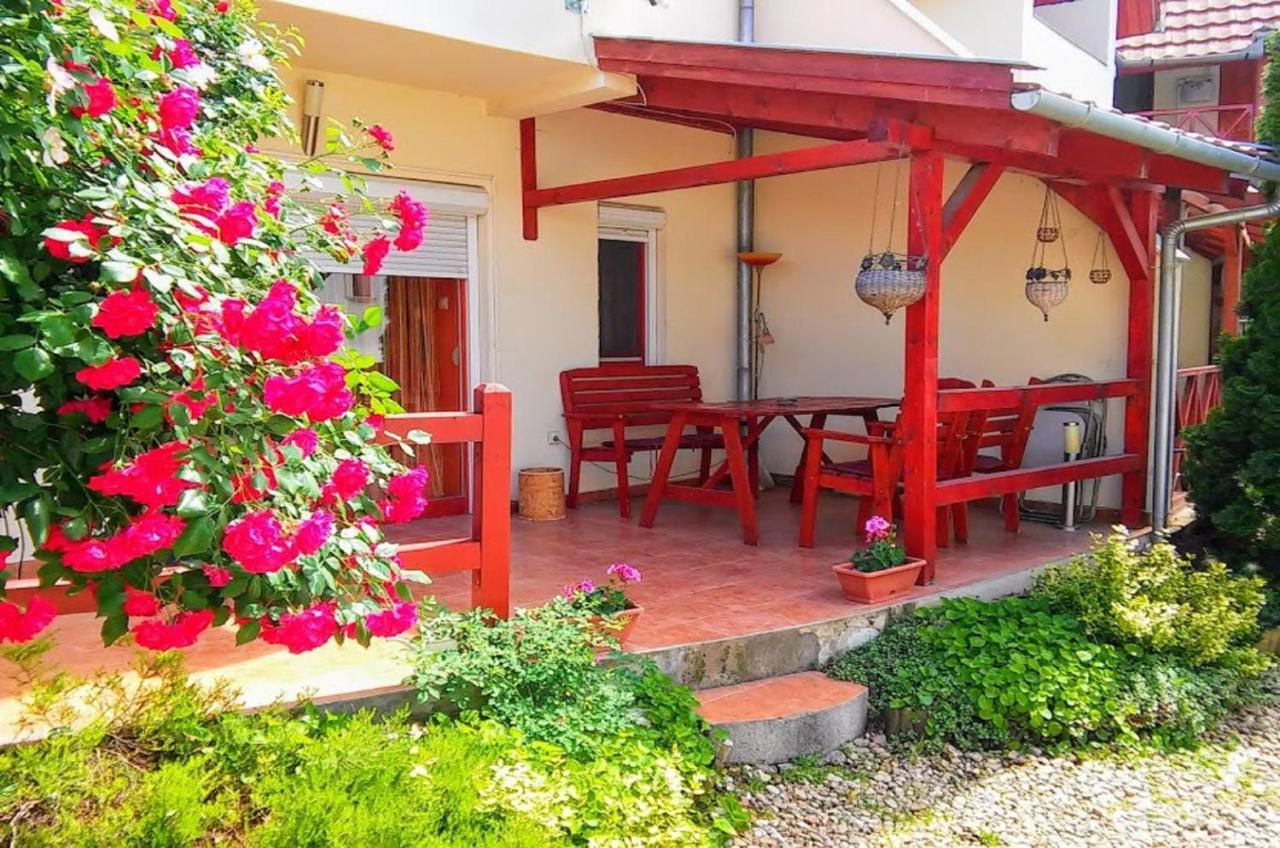 Hellasz Apartman Gyula Extérieur photo